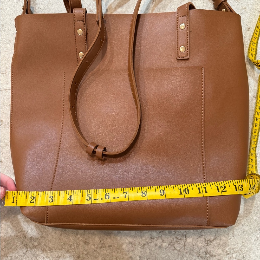 Elegant Brown Vegan Leather Tote Bag - Picture 4 of 6